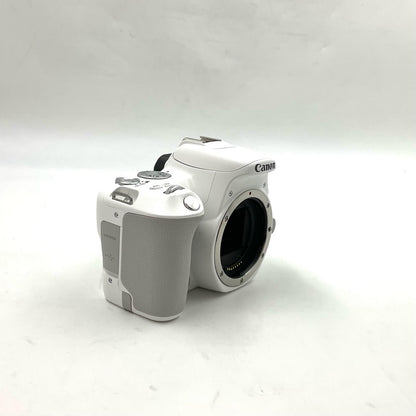【全額返金保証】【最速発送】Canon デジタル一眼 EOS Kiss X9 ボディ [ホワイト] 美品 動作確認済