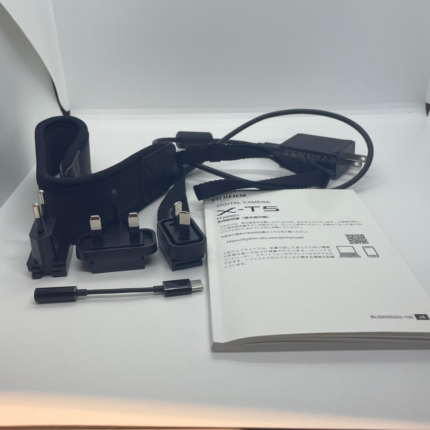 【全額返金保証】【最速発送】FUJIFILM デジタル一眼 X-T5 ボディ ブラック 美品 動作確認済