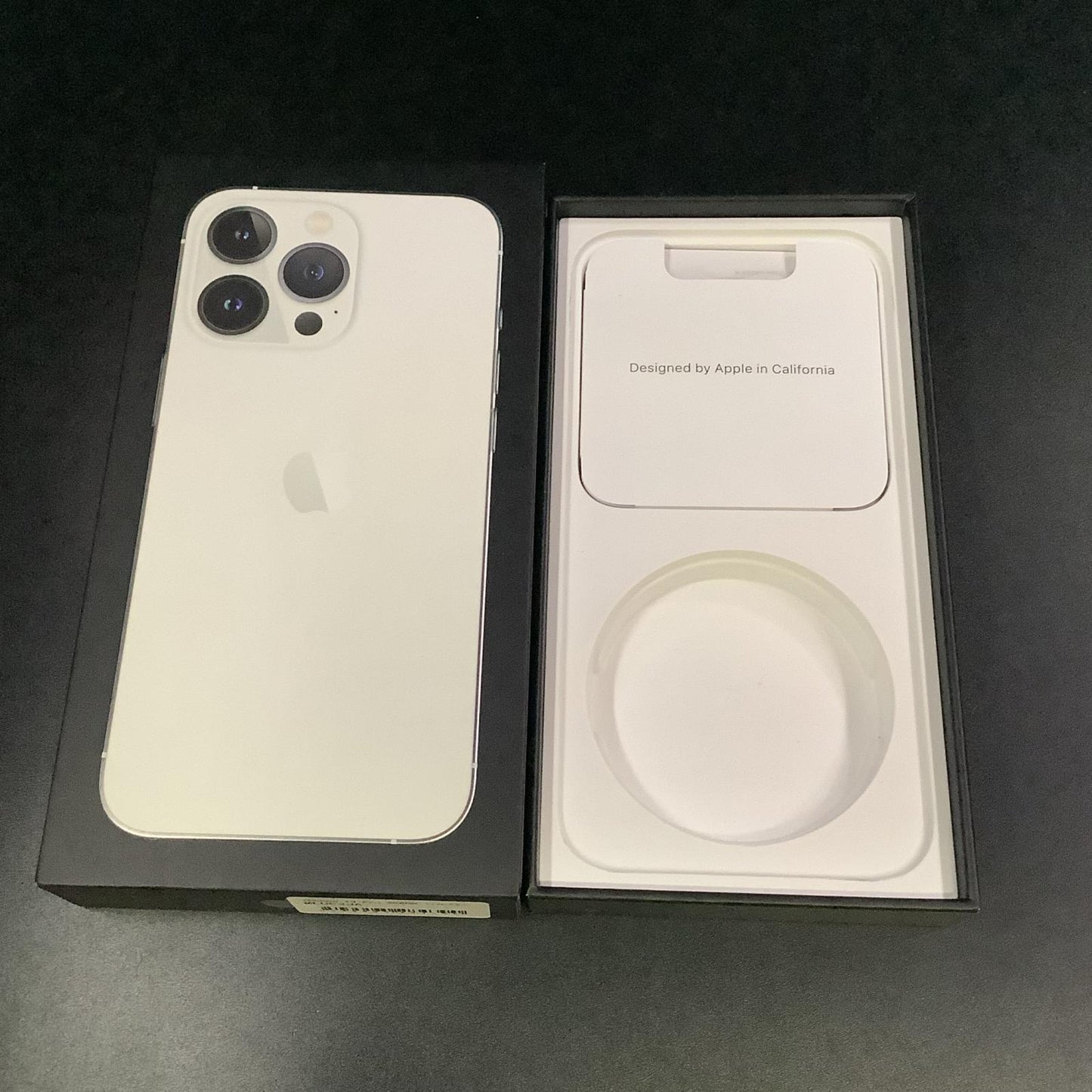 【全額返金保証】【最速発送】Apple iPhone iPhone 13 Pro 256GB シルバー au 白ロム 動作確認済 76%