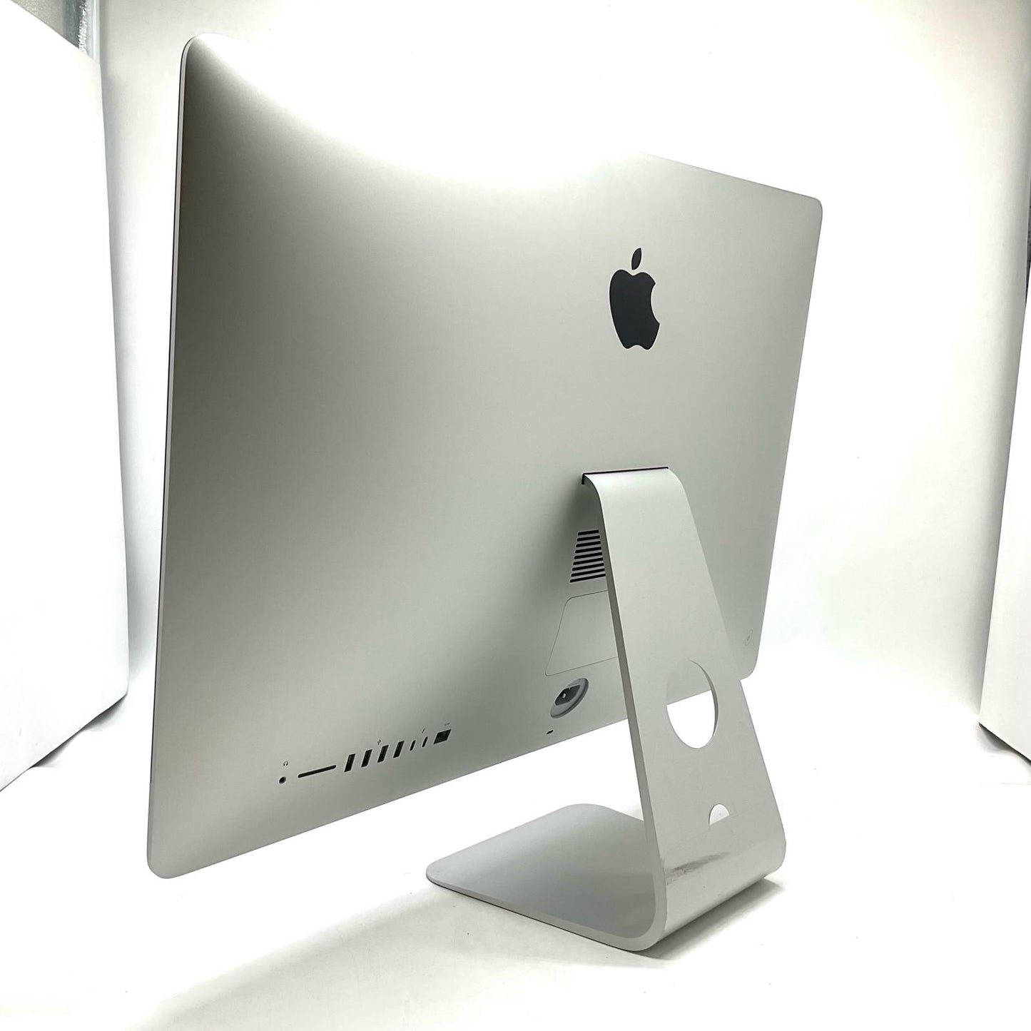 【全額返金保証】【最速発送】Apple iMac 27インチ 3.3 GHz 6コア Intel Core i5 32GB SSD 1TB シルバー 美品 動作確認済