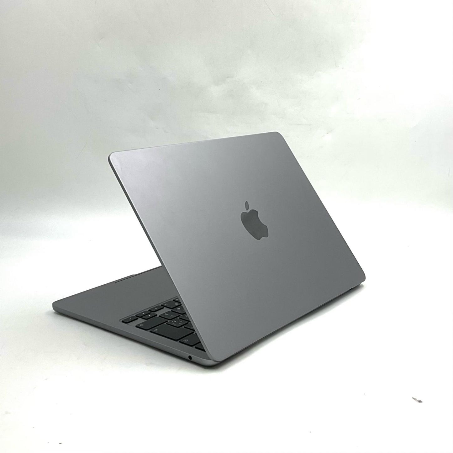 【全額返金保証】【最速発送】Apple MacBook Air 13.6インチ 2022 Apple M2 8GB 256GB スペースグレイ 99.2% 美品 動作確認済