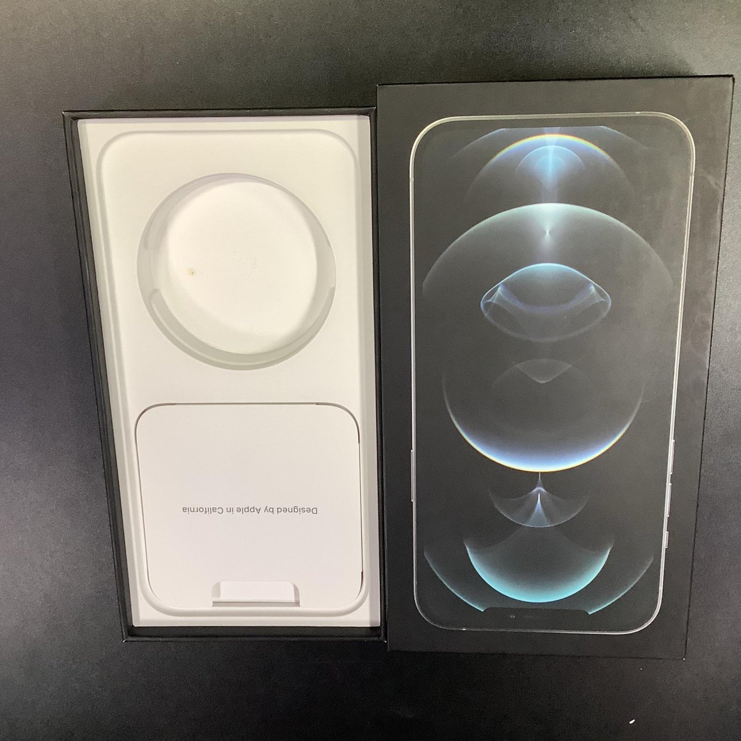 【全額返金保証】【最速発送】Apple iPhone iPhone 12 Pro Max 256GB シルバー docomo SIMフリー 白ロム 動作確認済 75%