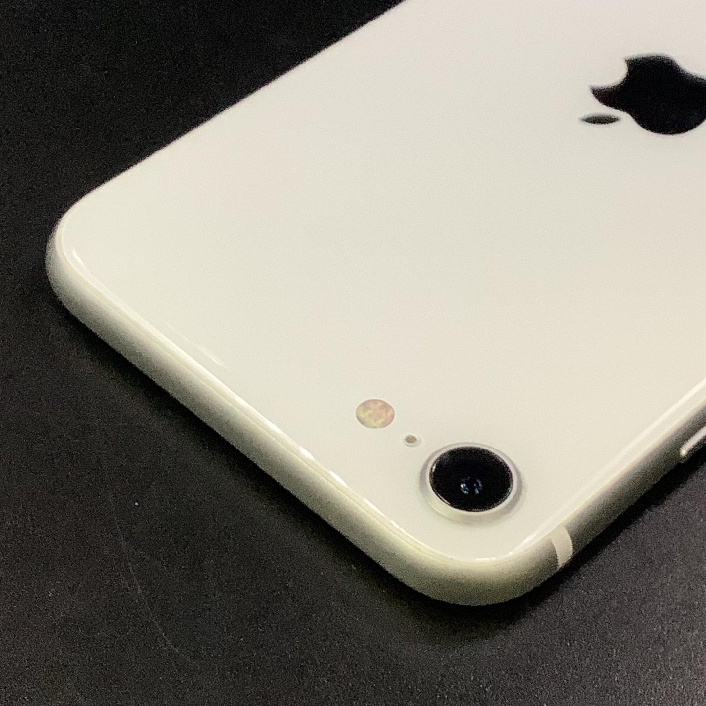 【全額返金保証】【最速発送】Apple iPhone iPhone SE（第2世代） 128GB ホワイト Softbank SIMフリー 白ロム 動作確認済 73%