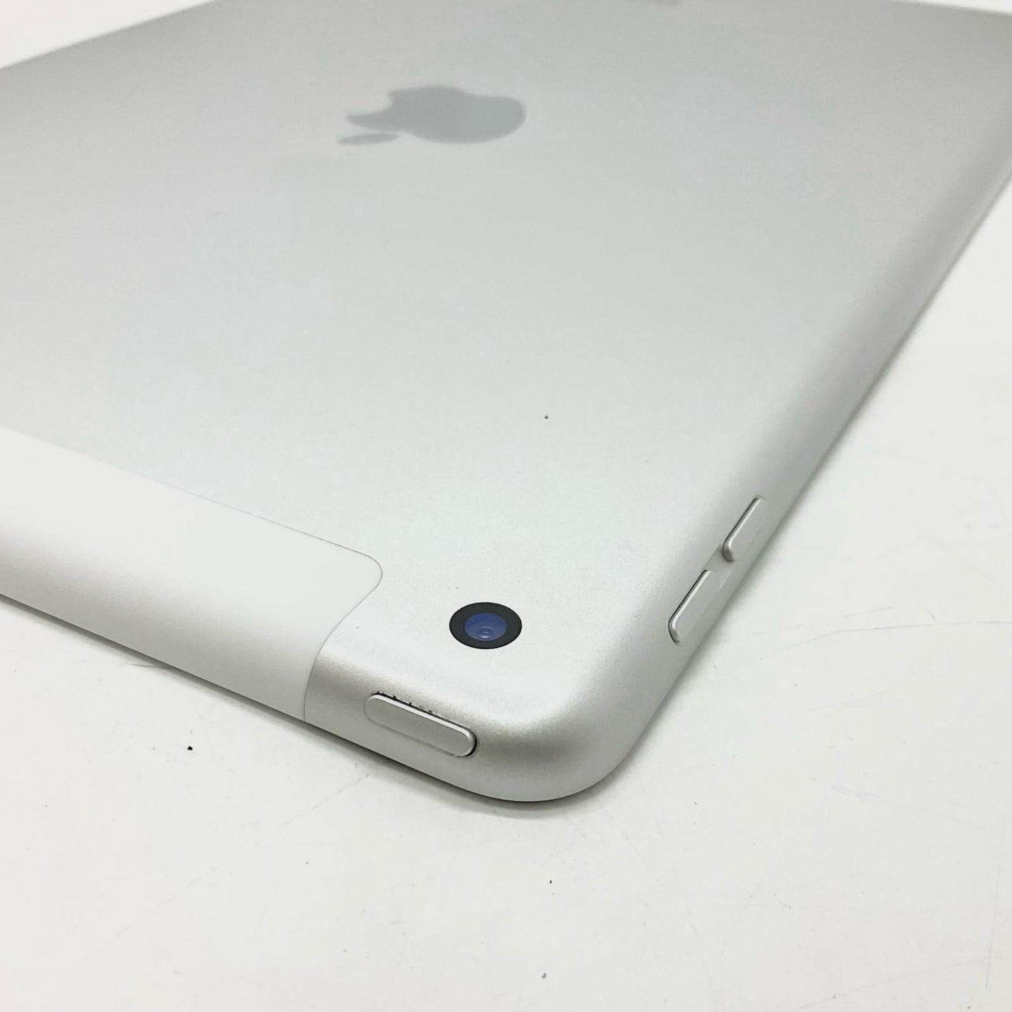 【全額返金保証】【最速発送】Apple iPad iPad 10.2インチ 第9世代 64GB シルバー WiFi+Cellular SIMフリー 白ロム 動作確認済