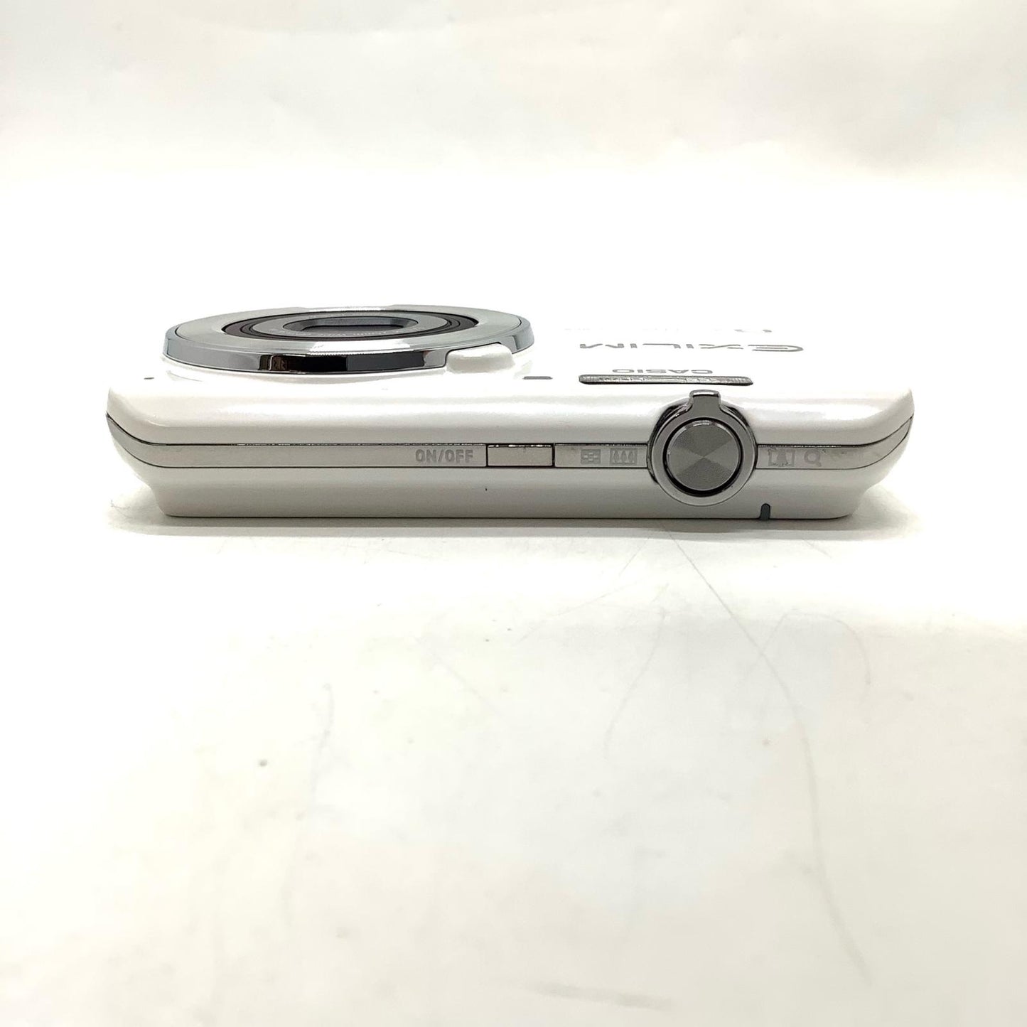 【全額返金保証】【最速発送】CASIO コンパクトデジタルカメラ EXILIM EX-Z780 [ホワイト] 美品 動作確認済