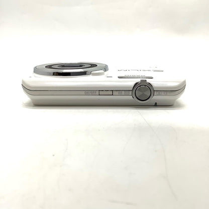 【全額返金保証】【最速発送】CASIO コンパクトデジタルカメラ EXILIM EX-Z780 [ホワイト] 美品 動作確認済
