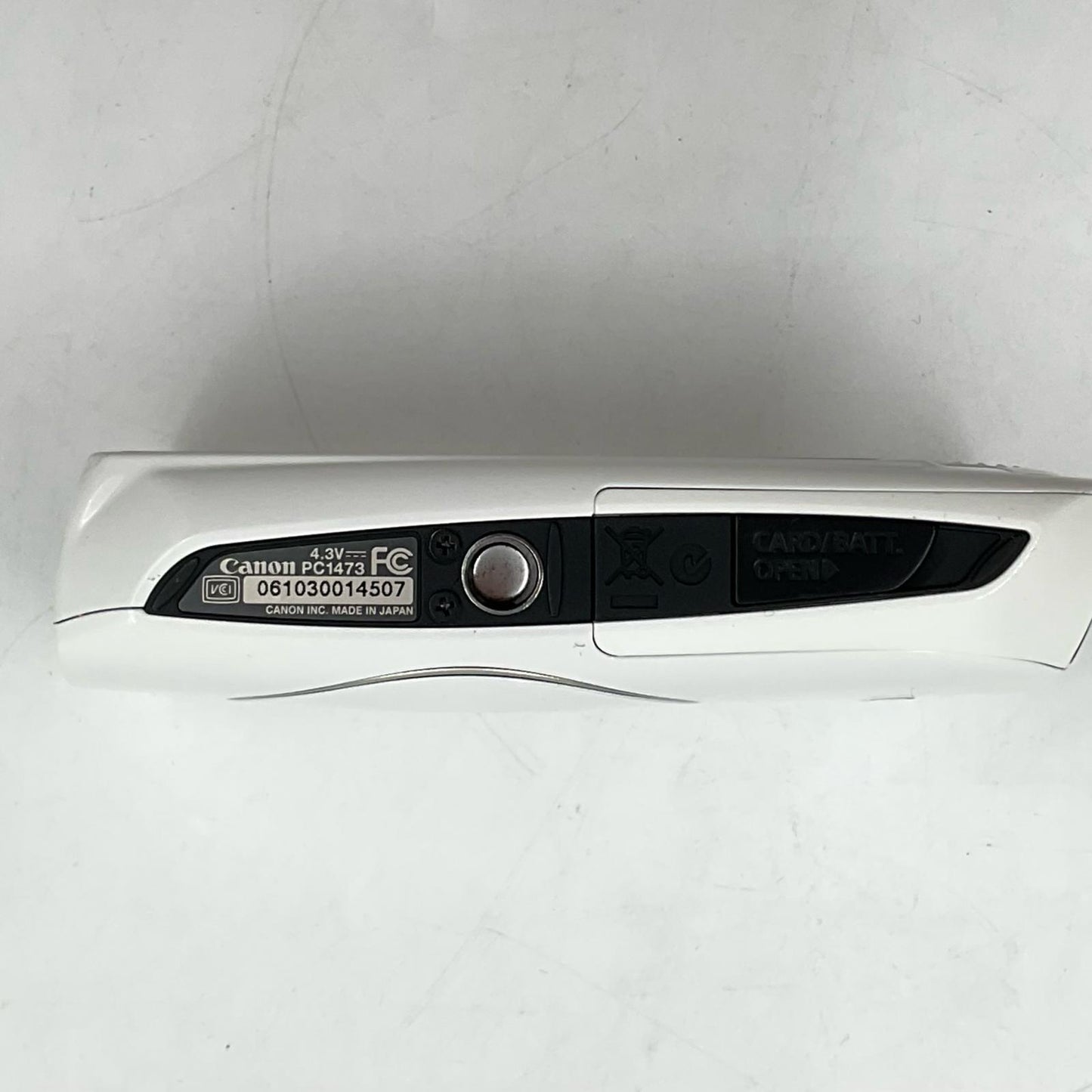 【全額返金保証】【最速発送】Canon コンパクトデジタルカメラ IXY 30S [ホワイト] 美品 動作確認済