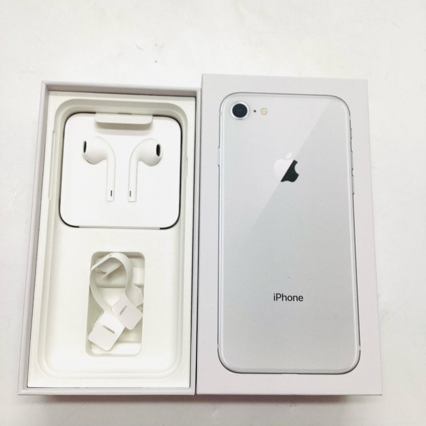 【最速発送】Apple iPhone iPhone 8 128GB シルバー SIMフリー 白ロム【難有】 100%