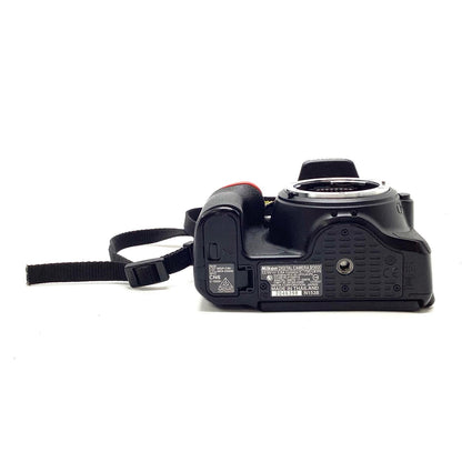 【全額返金保証】【最速発送】Nikon デジタル一眼 D5600 ボディ ブラック 美品 動作確認済