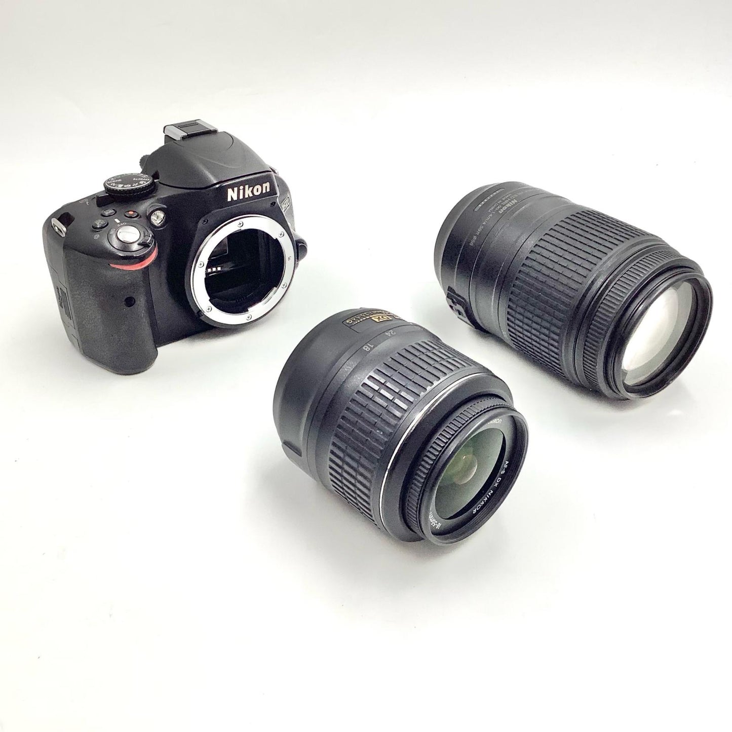 【最速発送】Nikon デジタル一眼 D5100 ダブルズームキット【難有】