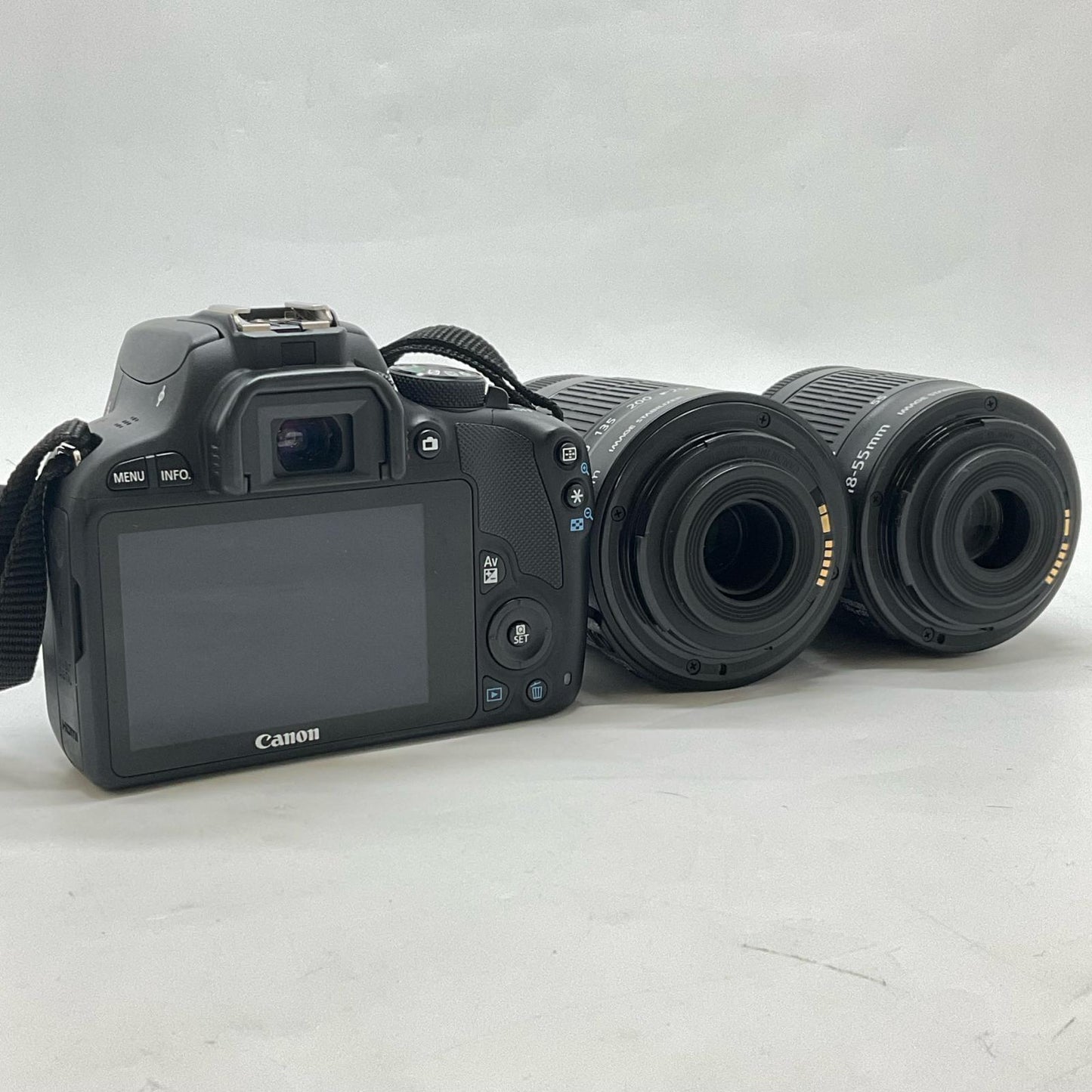【全額返金保証】【最速発送】Canon デジタル一眼 EOS Kiss X7 ダブルズームキット 美品 動作確認済
