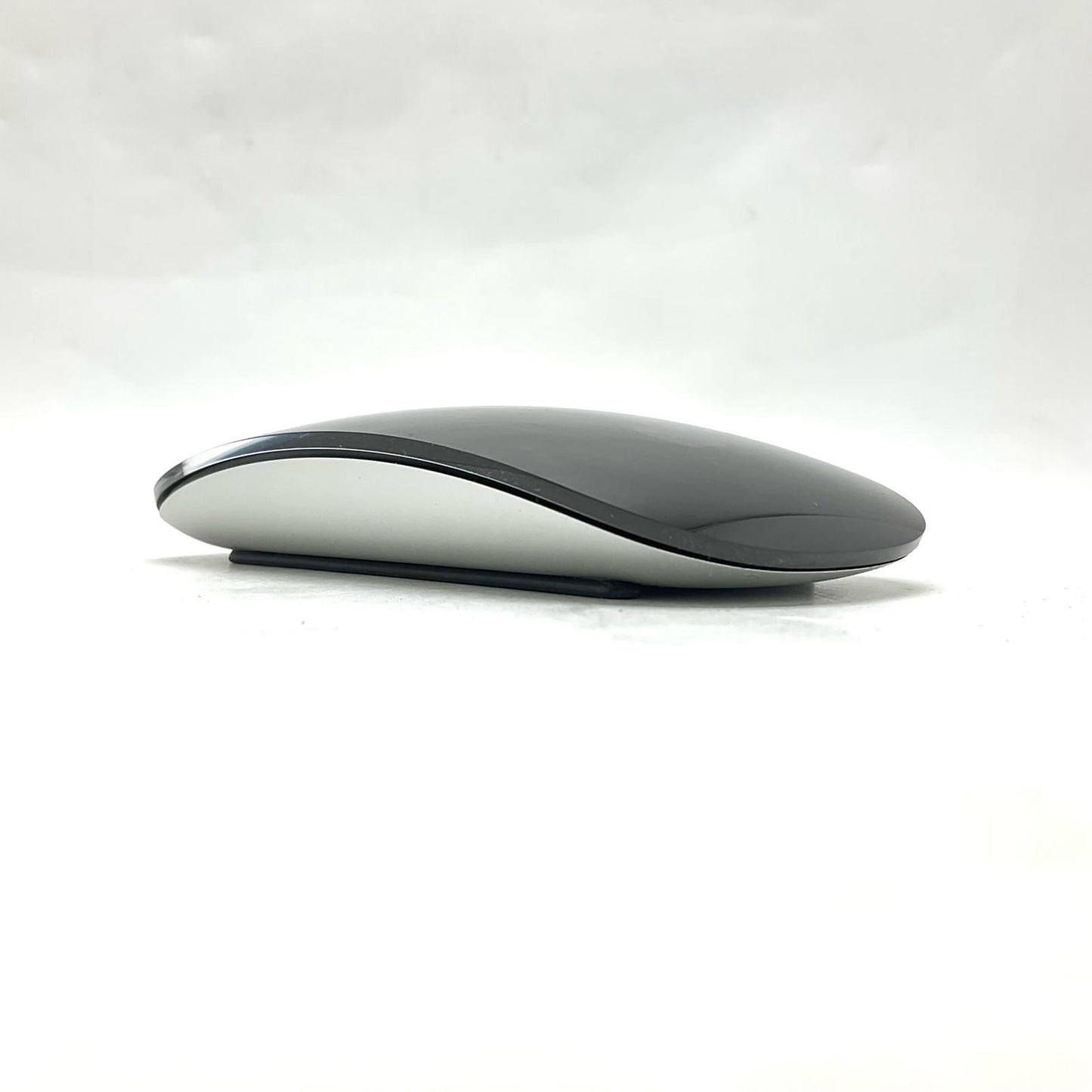 【全額返金保証】【最速発送】Apple Magic Mouse （USB-C）- ブラック MXK63ZA/A A3204 美品 動作確認済