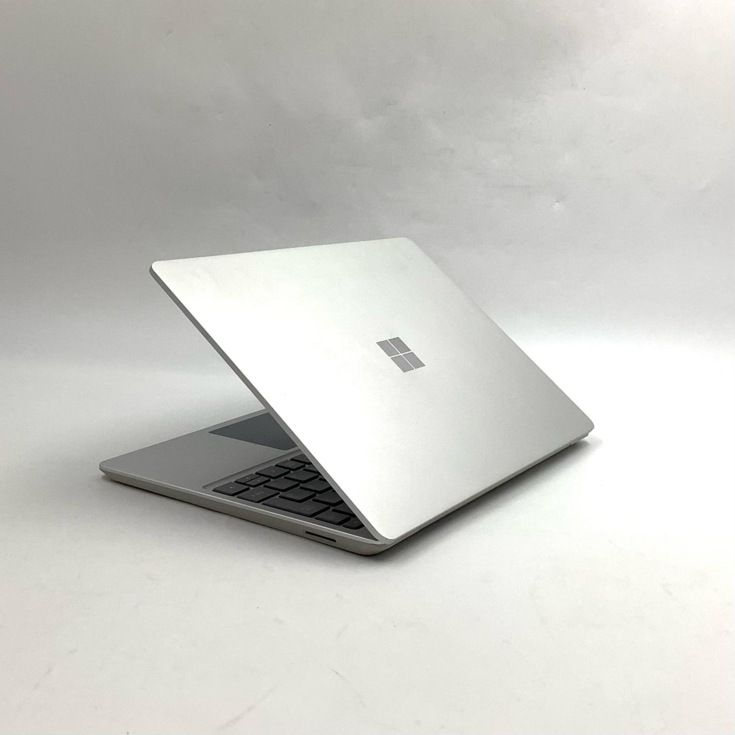 【全額返金保証】【最速発送】Microsoft Surface Laptop Go 21M-00020 i5-1035G1 8GB M.2 SSD 256GB 81.5% 動作確認済