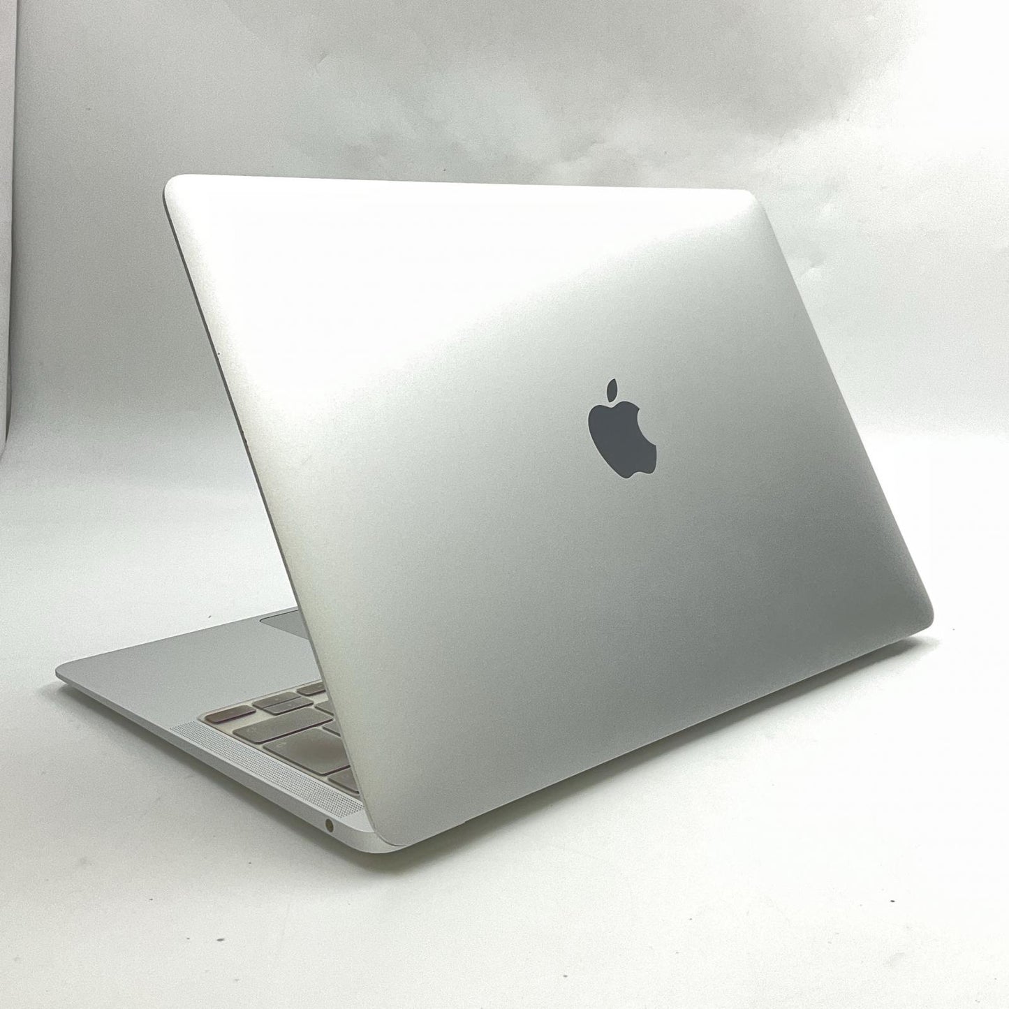【全額返金保証】【最速発送】Apple MacBook Air 13インチ 2020 Apple M1 16GB 256GB シルバー 83% 動作確認済