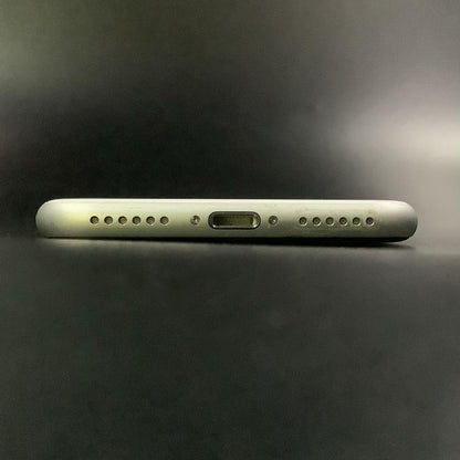 【全額返金保証】【最速発送】Apple iPhone iPhone SE（第2世代） 64GB ホワイト au SIMフリー 白ロム 動作確認済 82%