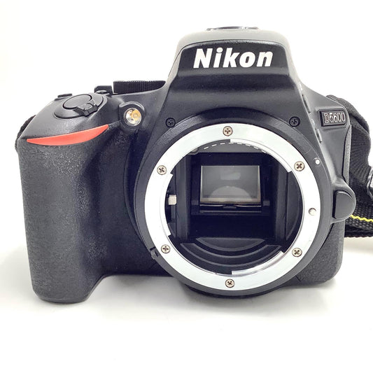 【全額返金保証】【最速発送】Nikon デジタル一眼 D5600 ボディ ブラック 美品 動作確認済