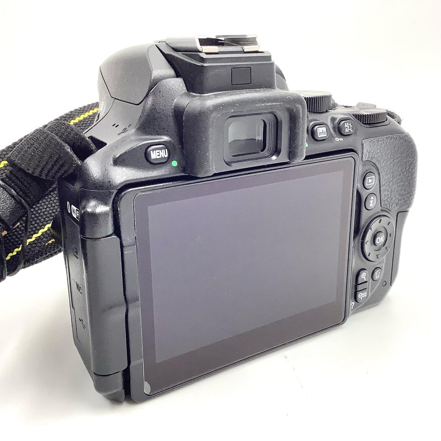 【全額返金保証】【最速発送】Nikon デジタル一眼 D5600 ボディ ブラック 美品 動作確認済