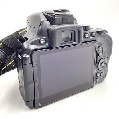 【全額返金保証】【最速発送】Nikon デジタル一眼 D5600 ボディ ブラック 美品 動作確認済