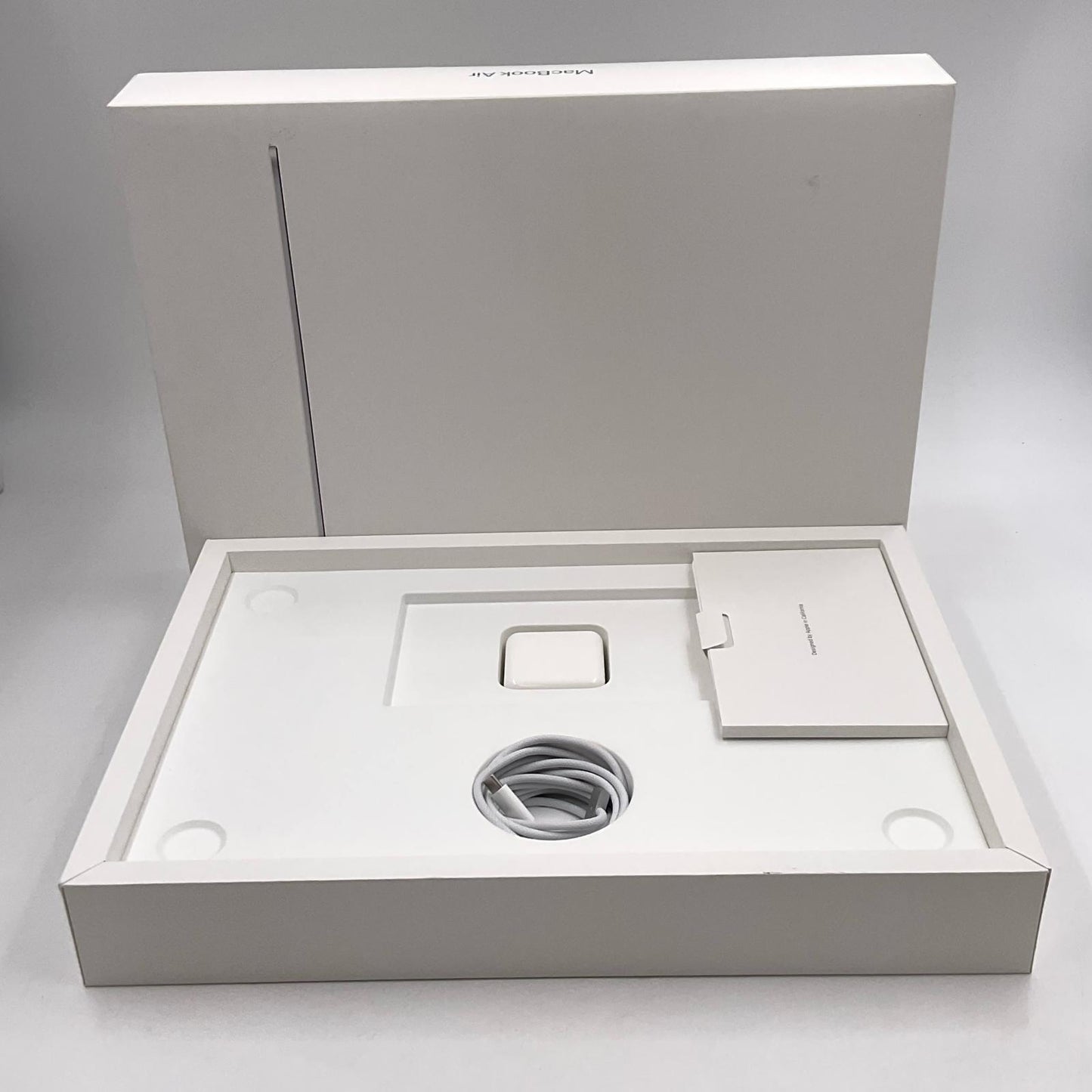 【全額返金保証】【最速発送】Apple MacBook Air 15.3インチ 2024 Apple M3 8GB 256GB シルバー 94% 美品 動作確認済