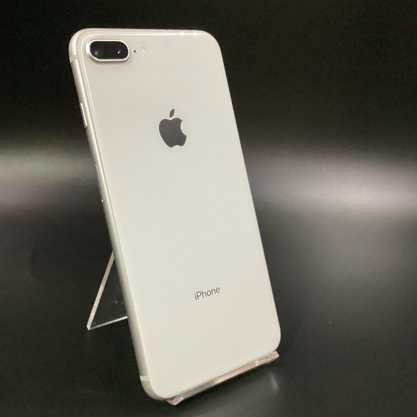 【全額返金保証】【最速発送】Apple iPhone iPhone 8 Plus 64GB シルバー docomo SIMフリー 白ロム 動作確認済 94%