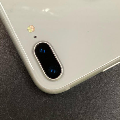 【全額返金保証】【最速発送】Apple iPhone iPhone 8 Plus 64GB シルバー docomo SIMフリー 白ロム 動作確認済 94%