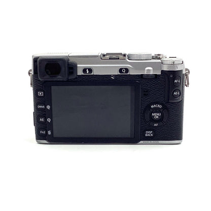 【全額返金保証】【最速発送】FUJIFILM デジタル一眼 FUJIFILM X-E2 シルバー 動作確認済
