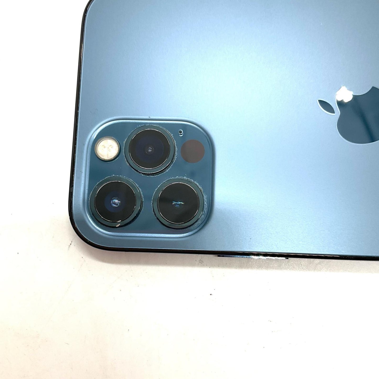 【最速発送】Apple iPhone iPhone 12 Pro 256GB パシフィックブルー au 白ロム【難有】 69%