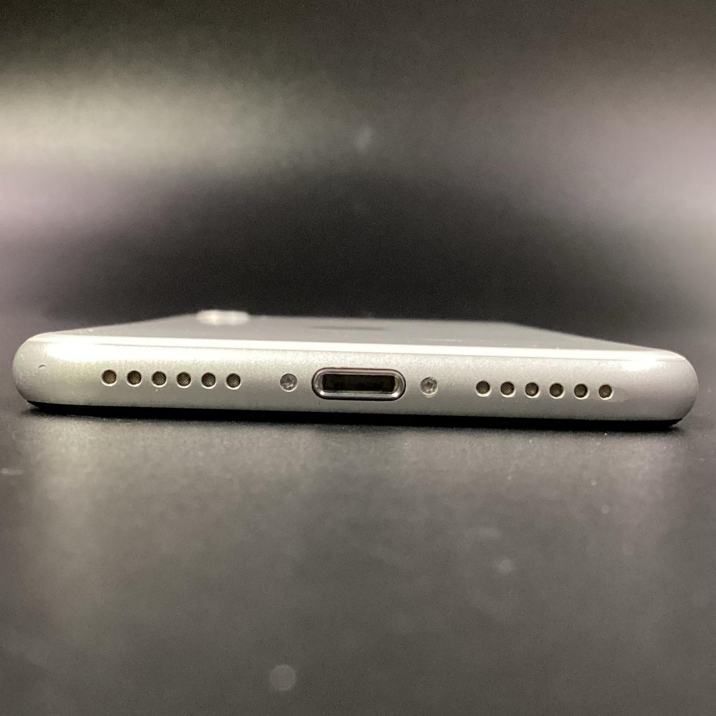 【最速発送】Apple iPhone iPhone SE（第2世代） 128GB ホワイト au 白ロム【難有】 83%