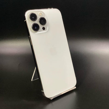【全額返金保証】【最速発送】Apple iPhone iPhone 13 Pro Max 256GB シルバー au SIMフリー 白ロム 美品 動作確認済 84%