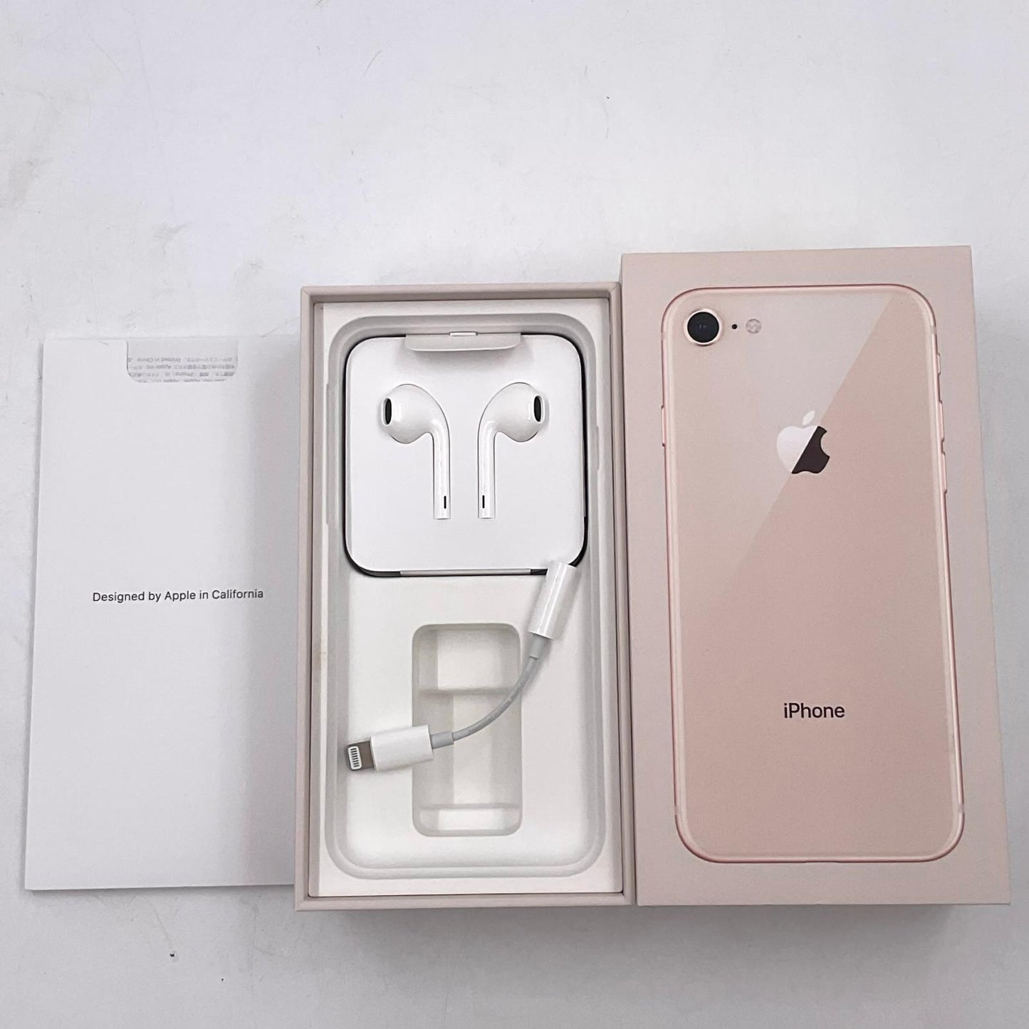 【最速発送】Apple iPhone iPhone 8 64GB ゴールド docomo SIMフリー 白ロム【難有】 72%