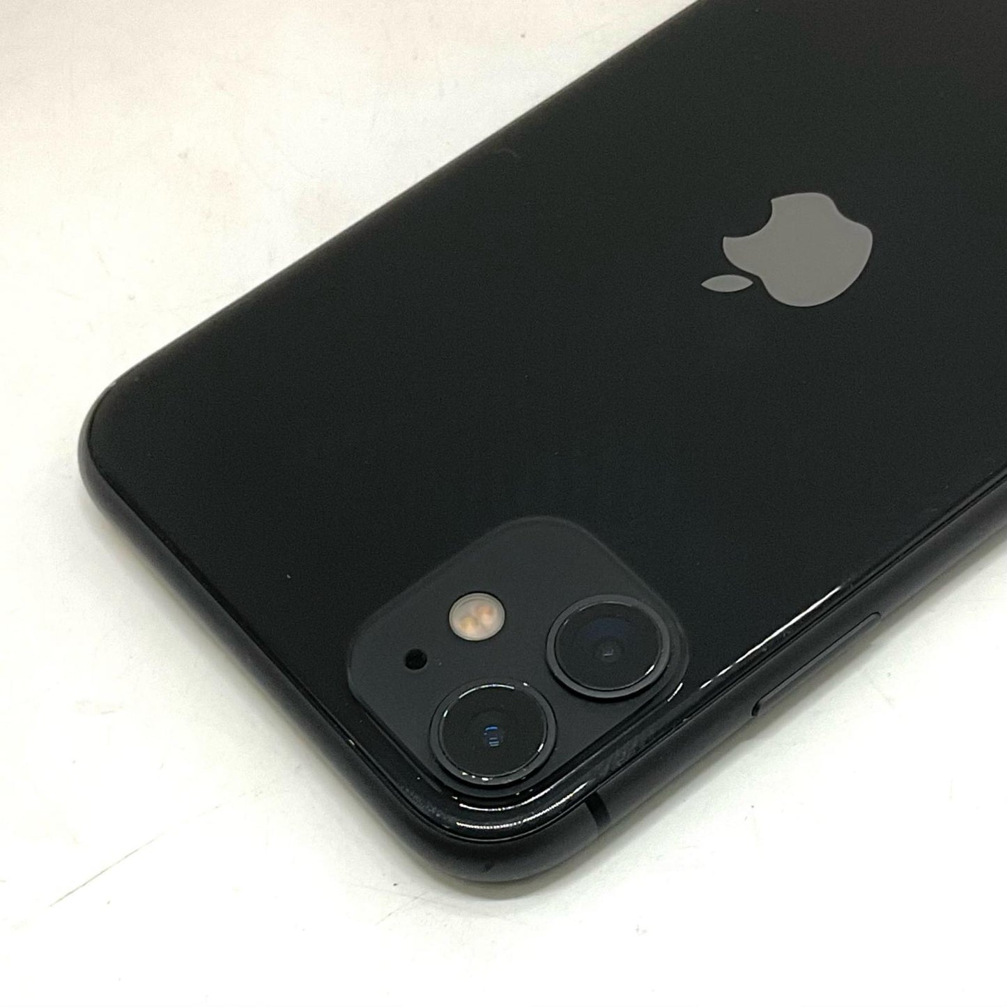 【最速発送】Apple iPhone iPhone 11 128GB ブラック Softbank SIMフリー 白ロム【難有】 76%