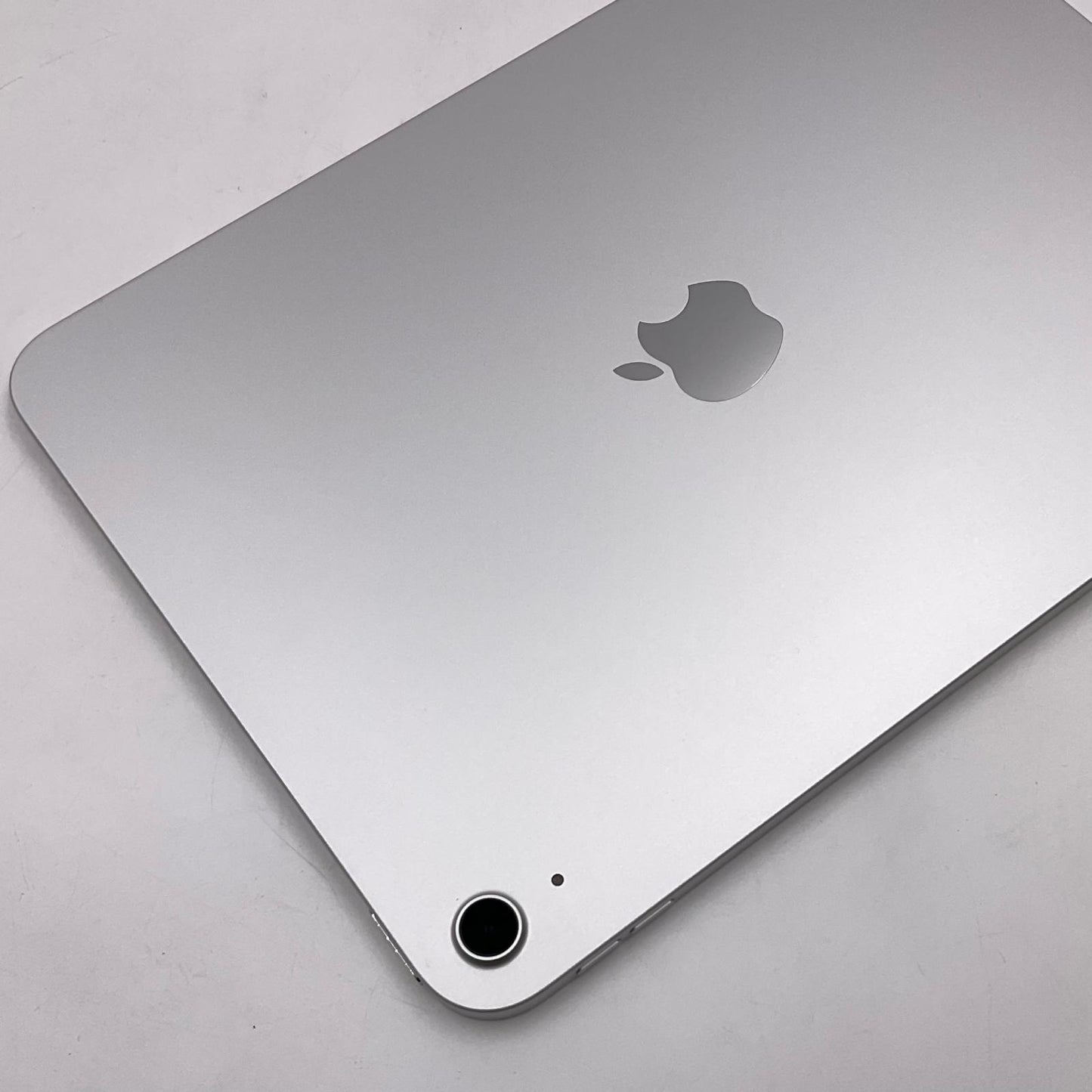 【全額返金保証】【最速発送】Apple iPad iPad 11インチ 128GB シルバー Wi-Fi 美品 動作確認済