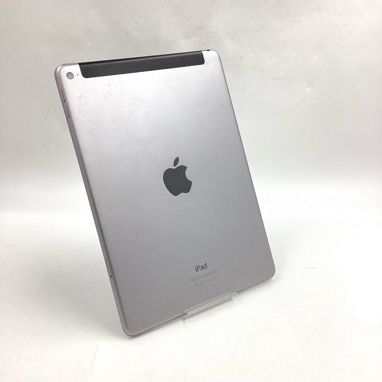 【全額返金保証】【最速発送】Apple iPad Air 9.7インチ 第2世代 32GB スペースグレイ WiFi+Cellular au 白ロム 美品 動作確認済