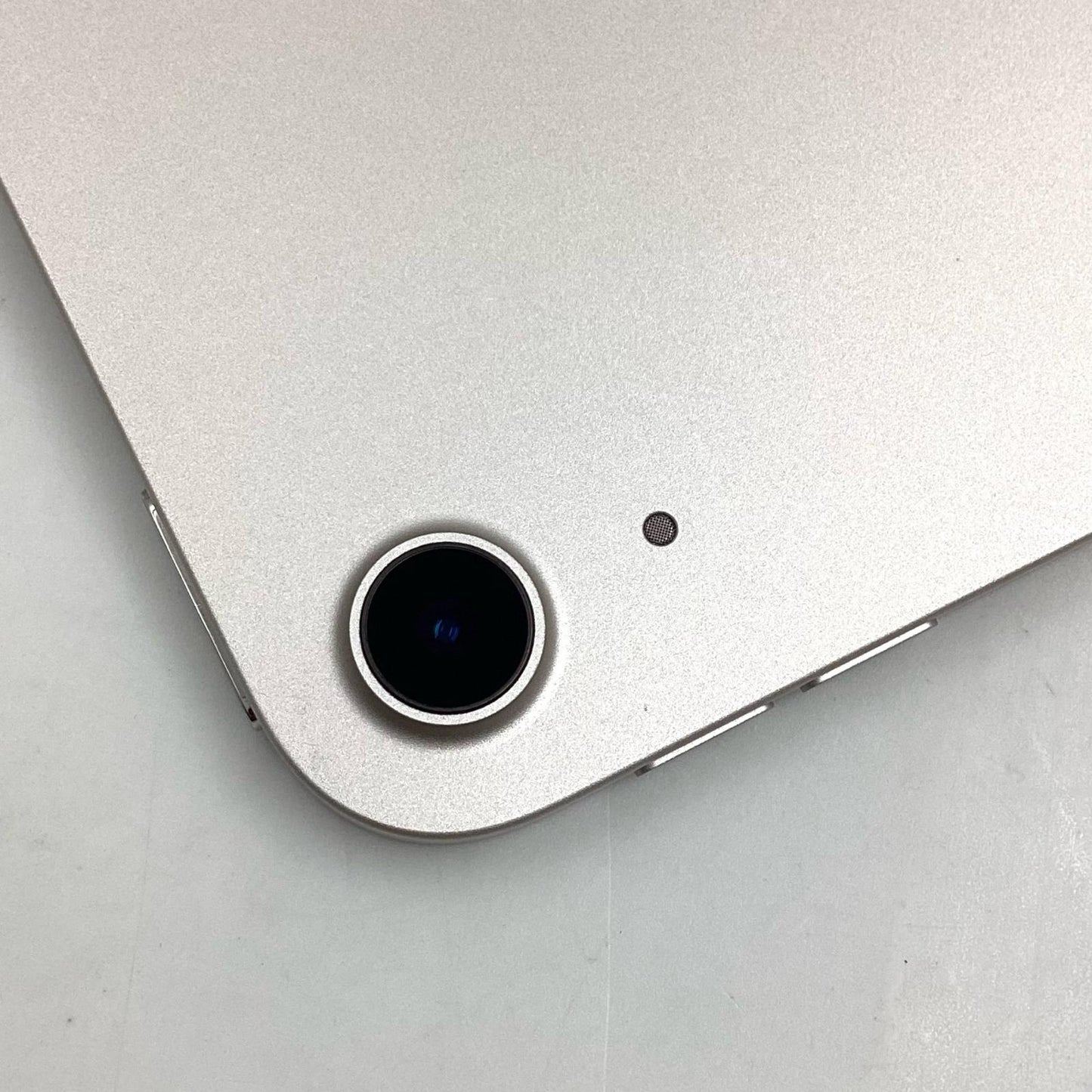 【全額返金保証】【最速発送】Apple iPad Air 10.9インチ 第5世代 64GB スターライト Wi-Fi 美品 動作確認済