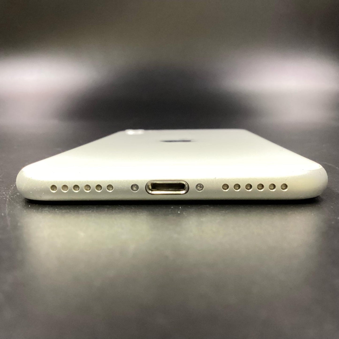 【最速発送】Apple iPhone iPhone SE（第2世代） 64GB ホワイト docomo 白ロム【難有】 75%