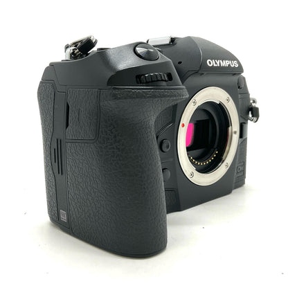 【全額返金保証】【最速発送】OLYMPUS デジタル一眼 OM SYSTEM OM-1 ボディ ブラック 動作確認済
