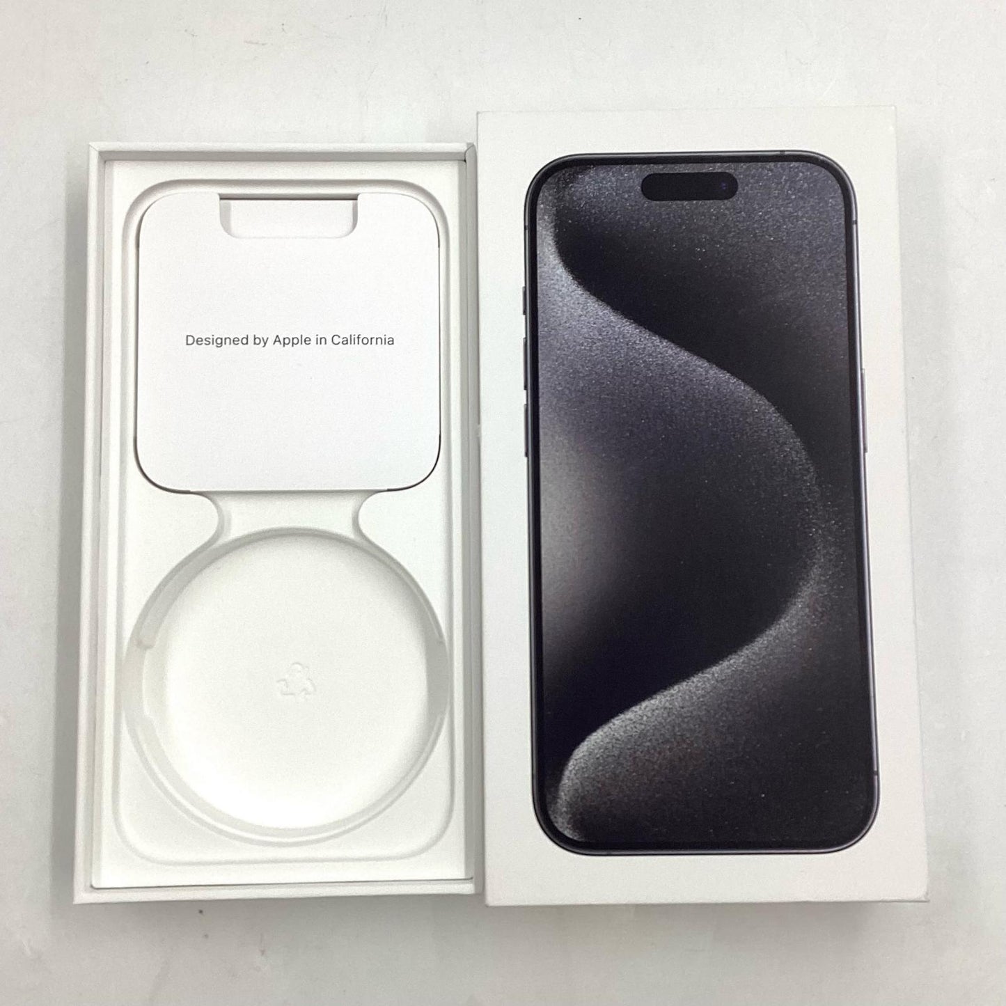 【全額返金保証】【最速発送】Apple iPhone iPhone 15 Pro 256GB ブラックチタニウム Softbank 白ロム 美品 動作確認済 91%
