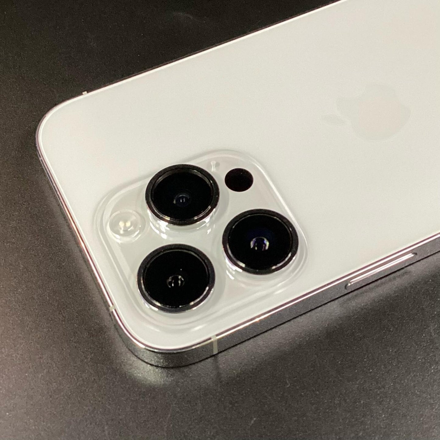 【全額返金保証】【最速発送】Apple iPhone iPhone Pro 14 Pro 256GB シルバー au SIMフリー 動作確認済 72%