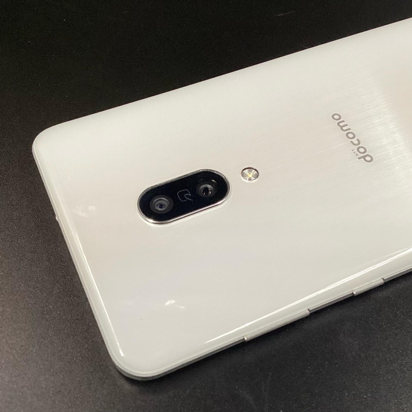 【全額返金保証】【最速発送】SHARP AQUOS zero2 256GB ミスティホワイト docomo SH-01M 白ロム 美品 動作確認済