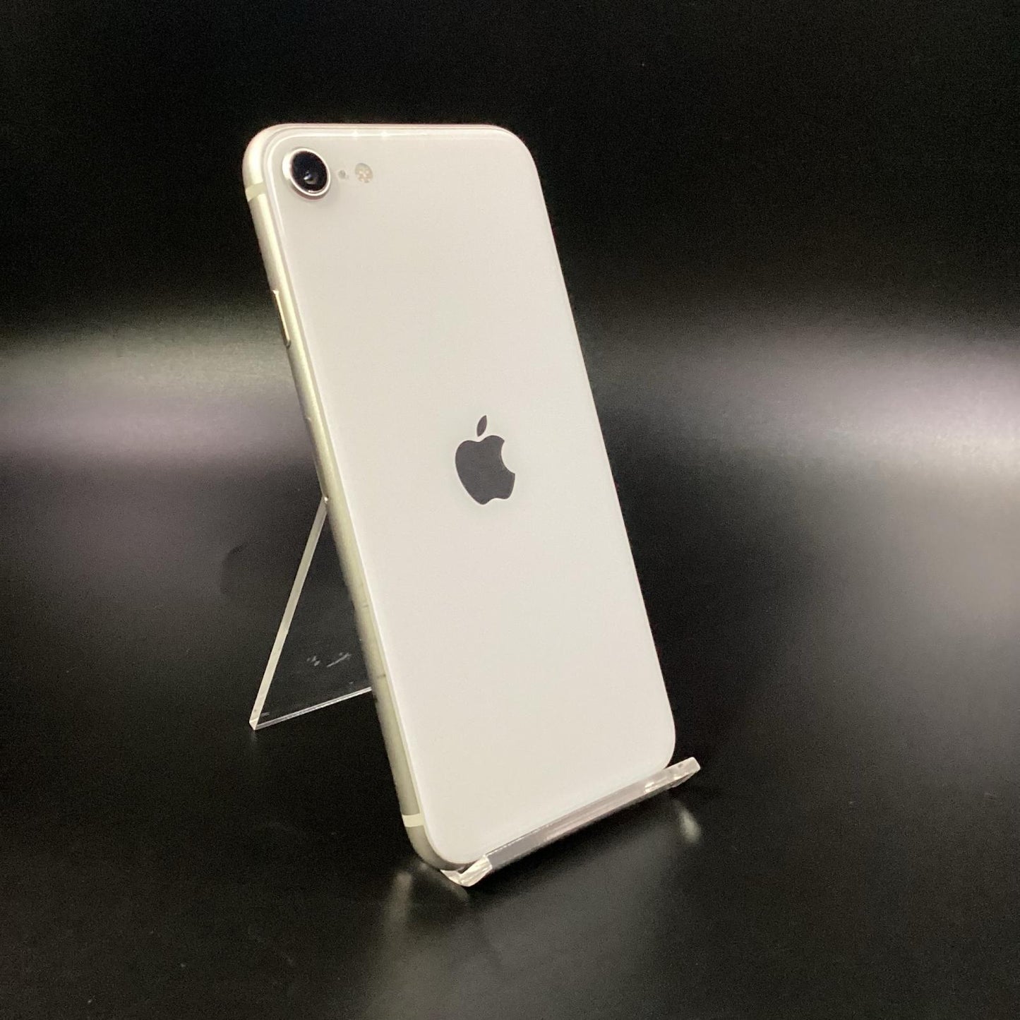 【全額返金保証】【最速発送】Apple iPhone iPhone SE（第3世代） 64GB スターライト docomo SIMフリー 白ロム 動作確認済 77%