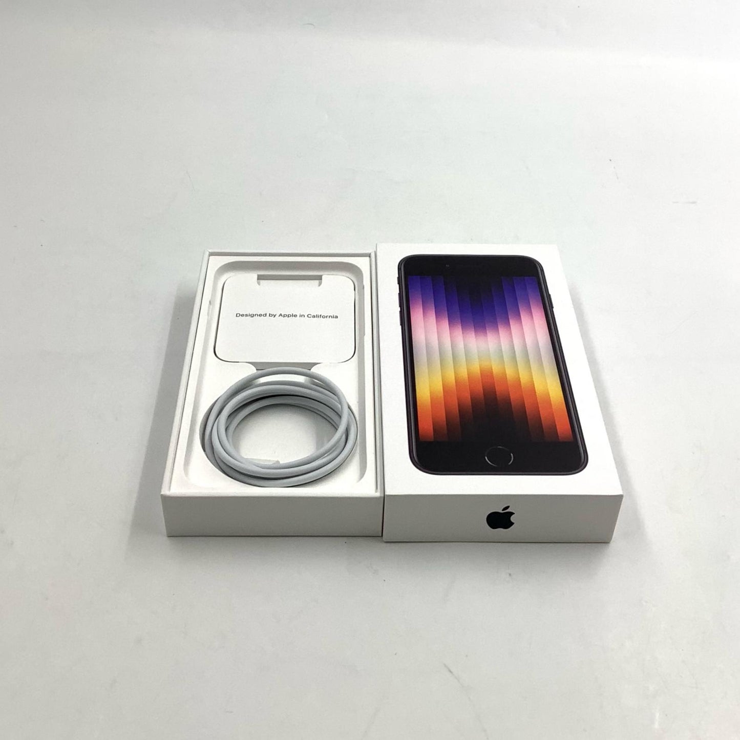【全額返金保証】【最速発送】Apple iPhone iPhone SE（第3世代） 64GB ミッドナイト au SIMフリー 白ロム 美品 動作確認済 81%