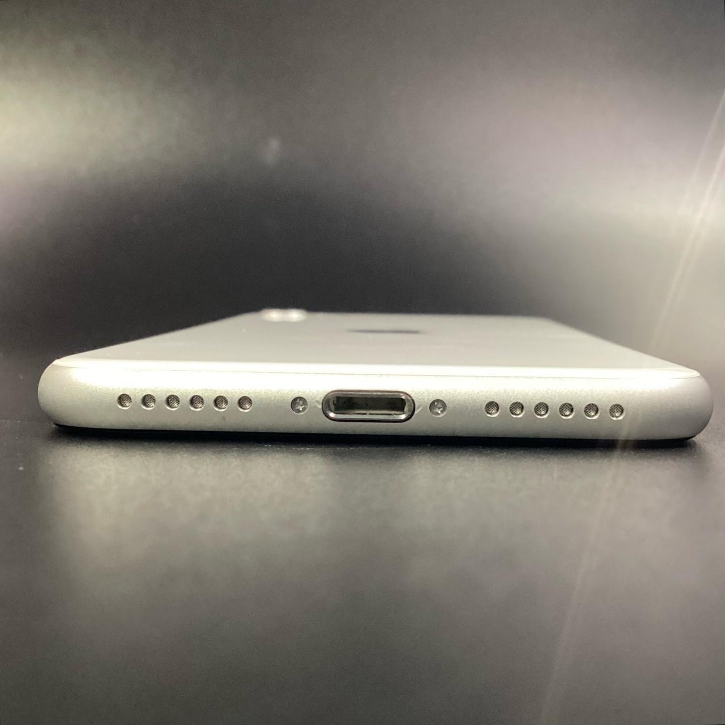【全額返金保証】【最速発送】Apple iPhone iPhone SE（第2世代） 64GB ホワイト Softbank 白ロム 動作確認済 87%