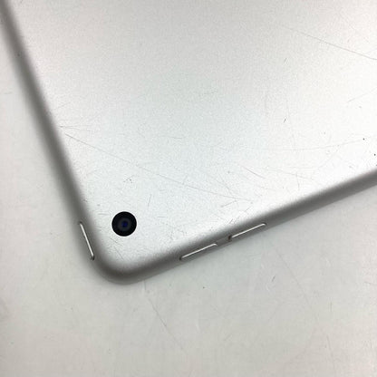 【全額返金保証】【最速発送】Apple iPad iPad（第8世代） 10.2インチ 32GB シルバー Wi-Fi 動作確認済