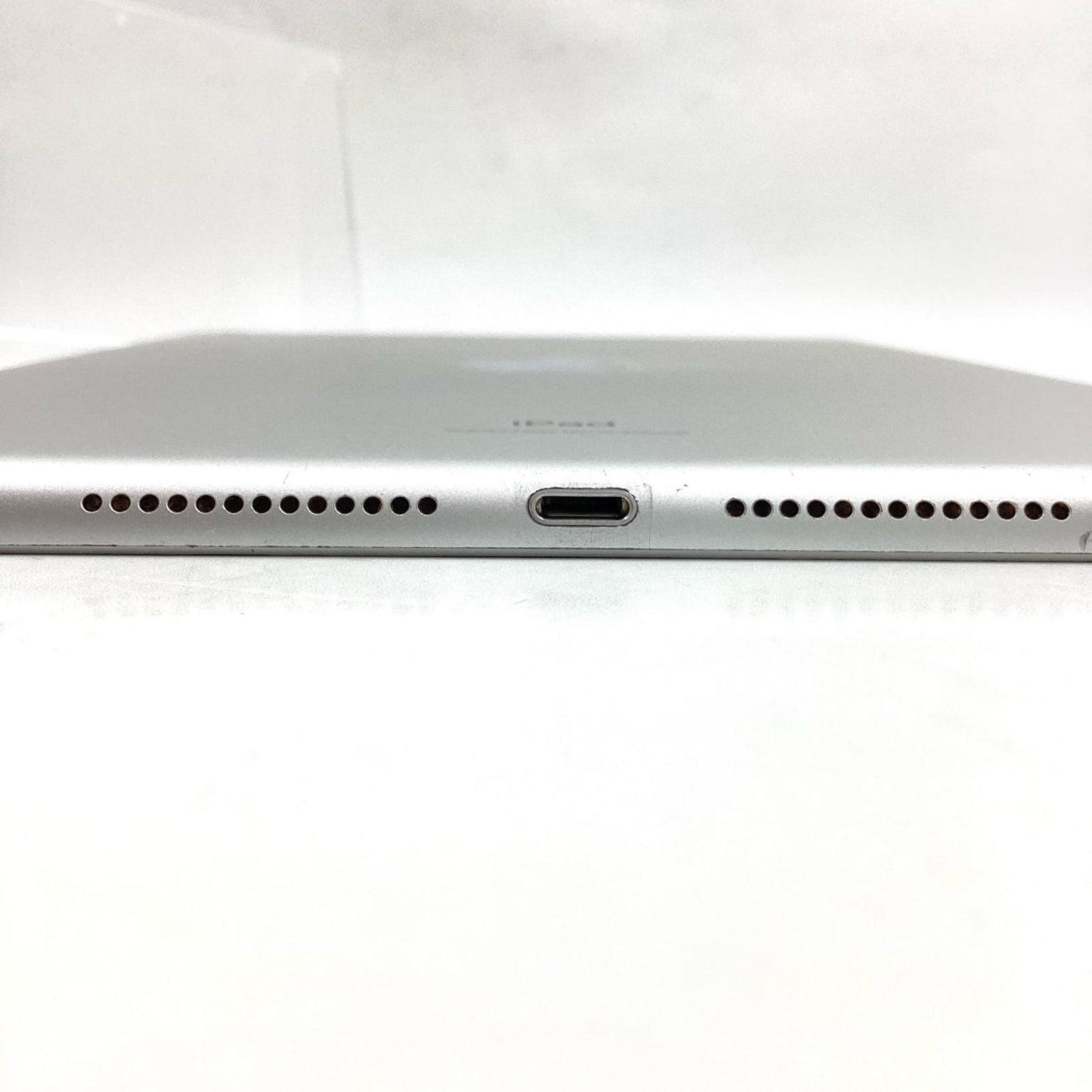 【全額返金保証】【最速発送】Apple iPad iPad（第8世代） 10.2インチ 32GB シルバー Wi-Fi 動作確認済