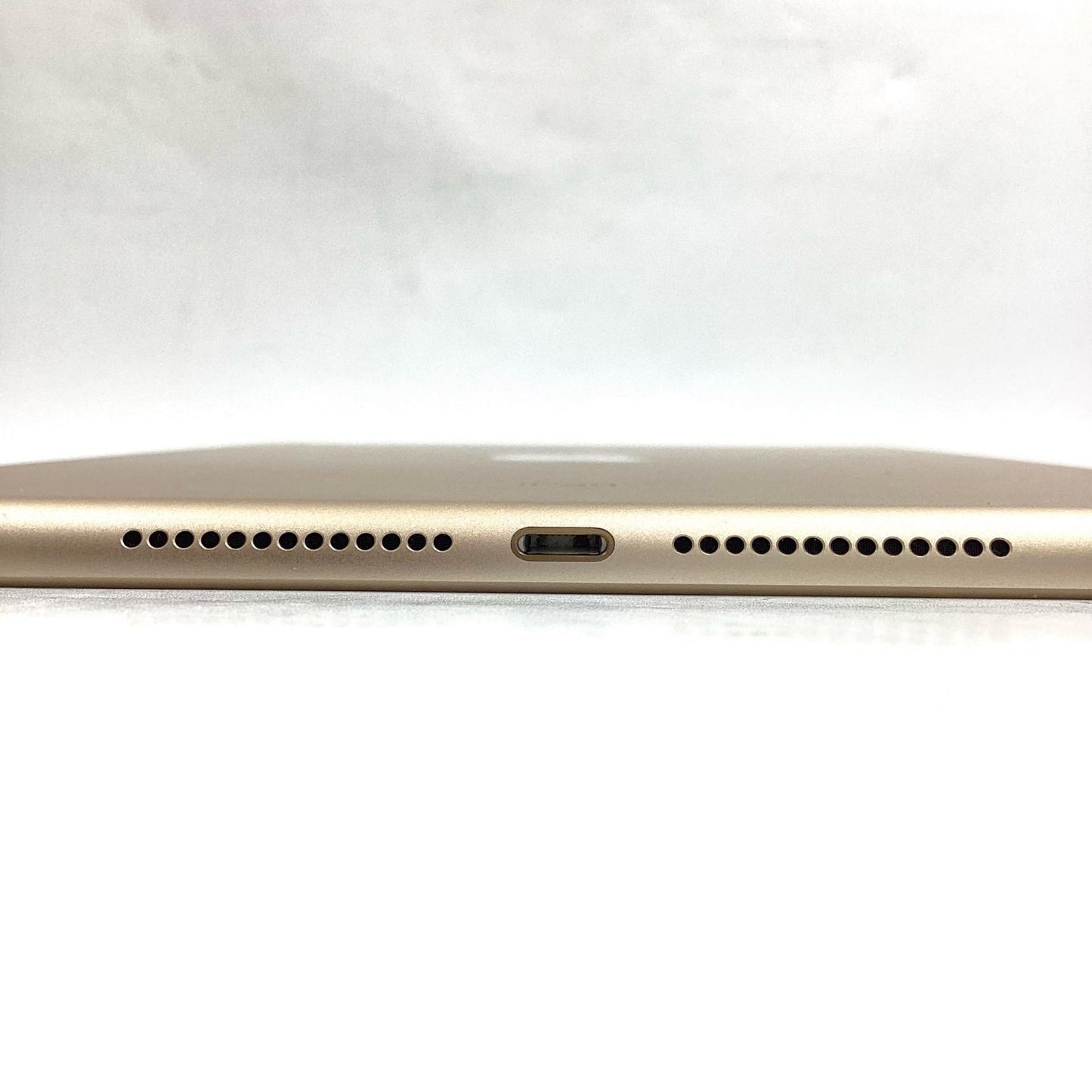 【全額返金保証】【最速発送】Apple iPad iPad 9.7インチ 第5世代 128GB ゴールド WiFi+Cellular Softbank 白ロム 美品 動作確認済