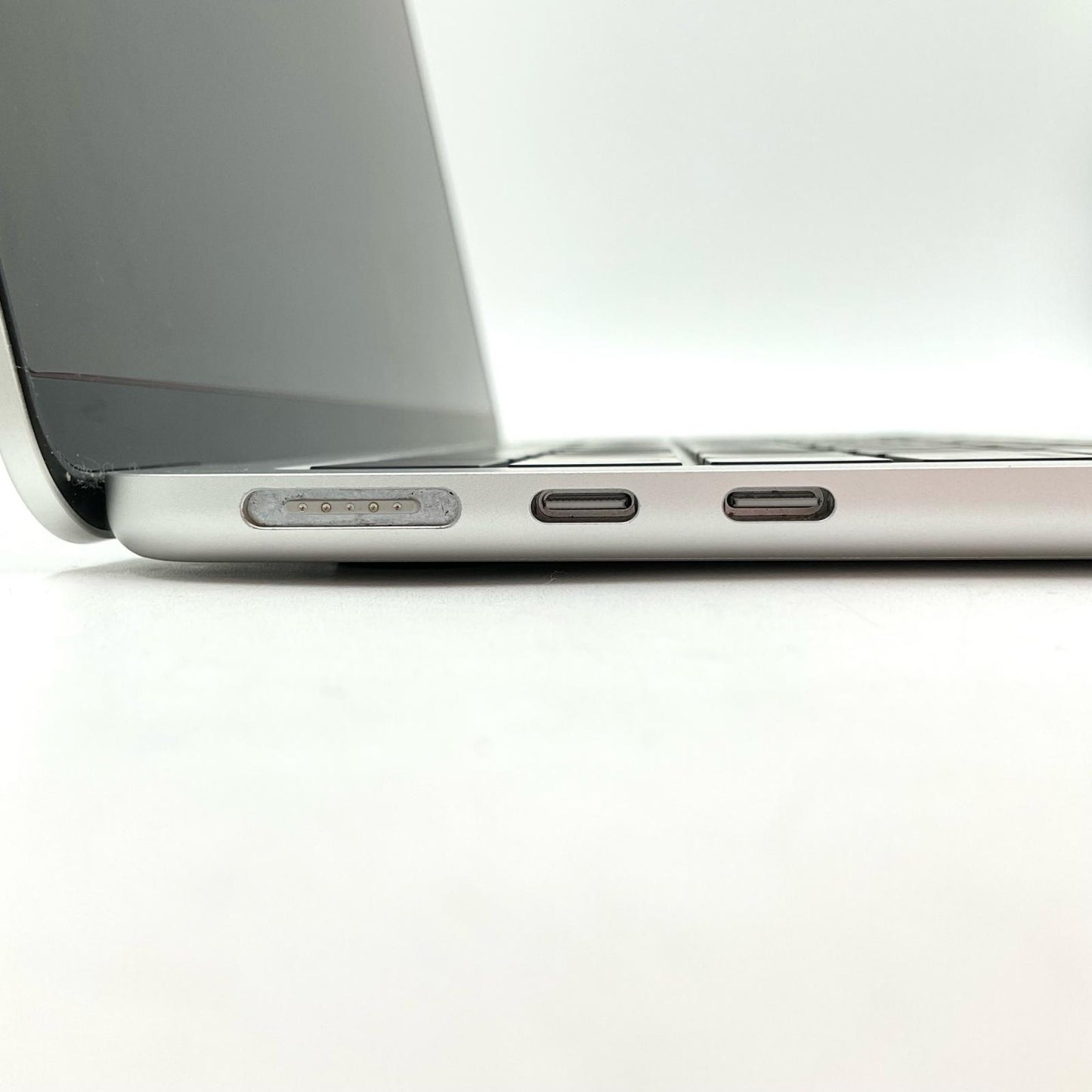 【全額返金保証】【最速発送】Apple MacBook Air 13.6インチ 2022 M2 8GB 256GB シルバー 83% 美品 動作確認済