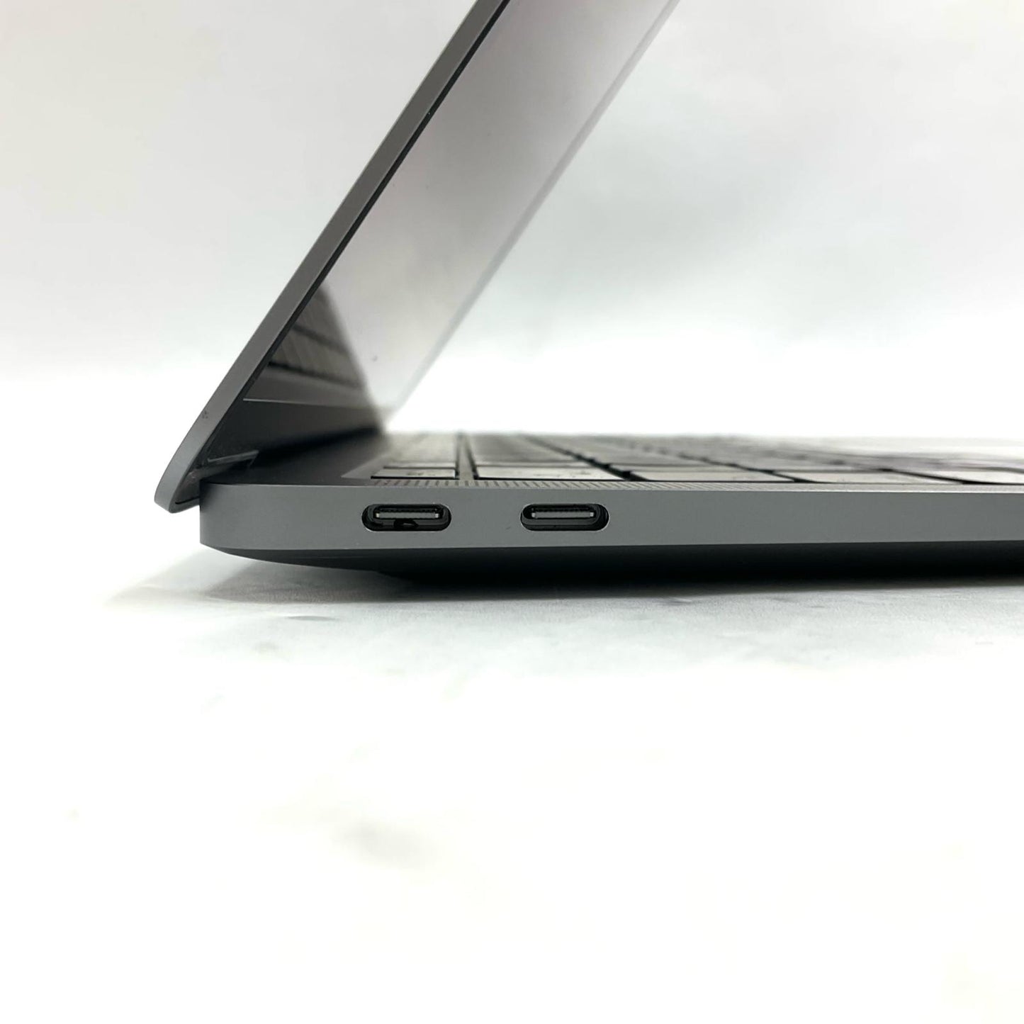 【全額返金保証】【最速発送】Apple MacBook Air 13.3インチ 2020 M1 16GB 512GB スペースグレイ 98% 美品 動作確認済