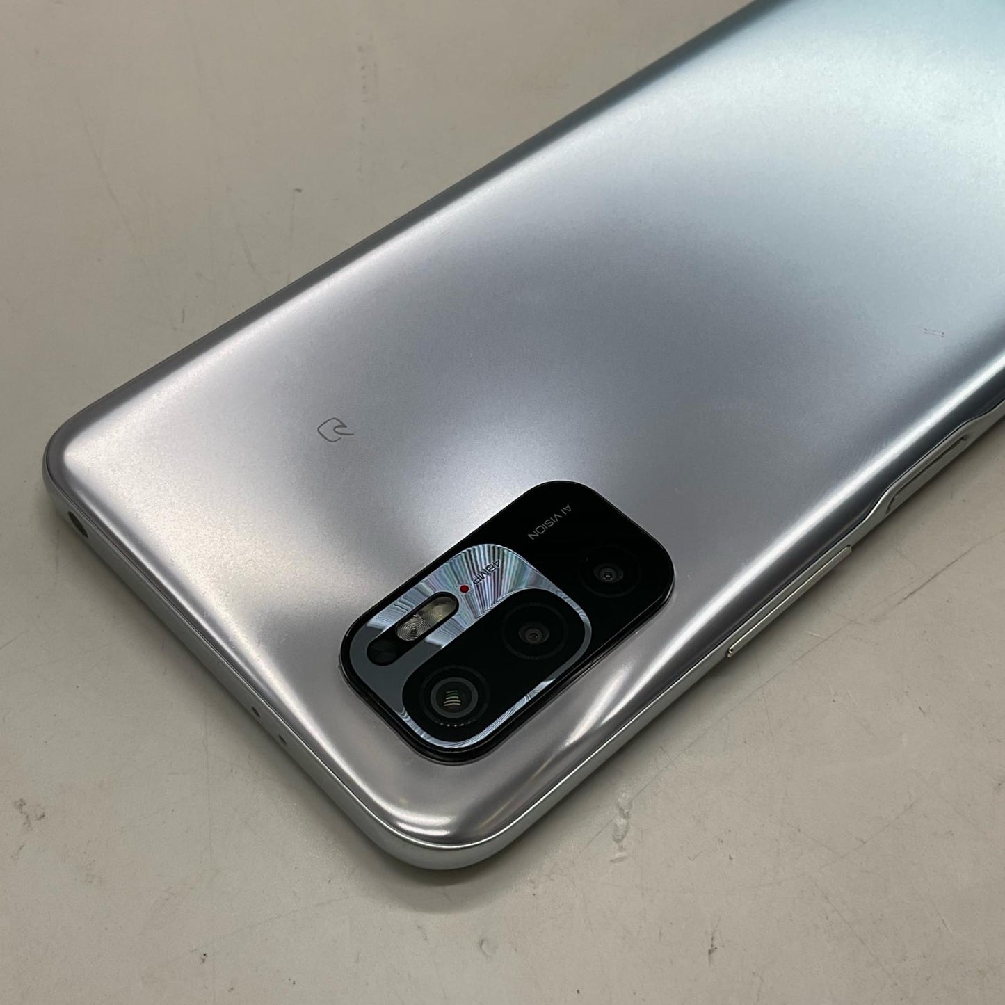 【全額返金保証】【最速発送】Xiaomi Redmi Note 10 JE 64GB クロームシルバー au XIG02 白ロム 美品 動作確認済