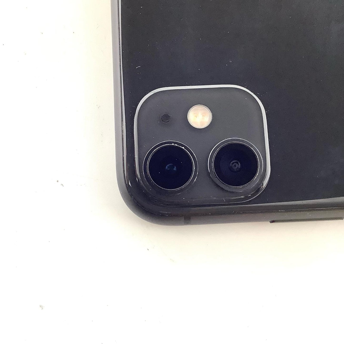 【全額返金保証】【最速発送】Apple iPhone iPhone 11 64GB ブラック au 白ロム 動作確認済 82%