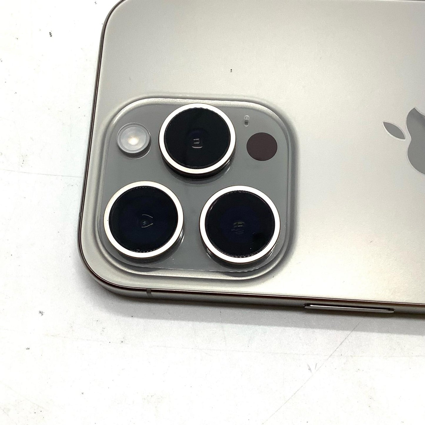 【全額返金保証】【最速発送】Apple iPhone iPhone 15 Pro 256GB ナチュラルチタニウム au SIMフリー 美品 動作確認済 90%